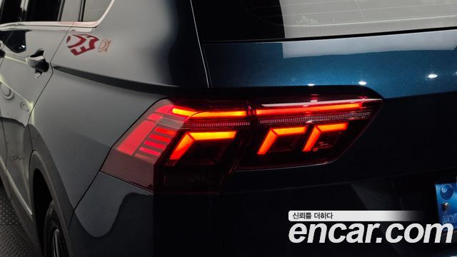 Volkswagen Tiguan 2022 — photo 9
