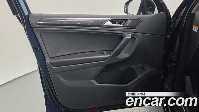 Volkswagen Tiguan 2022 — photo 14