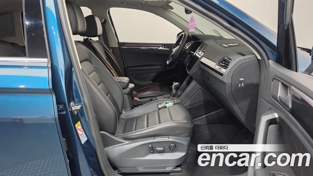 Volkswagen Tiguan 2022 — photo 16