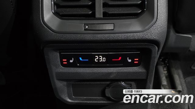 Volkswagen Tiguan 2022 — photo 35