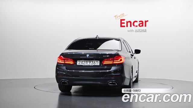 BMW 5-Series 2020 — photo 4