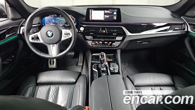 BMW 5-Series 2020 — photo 10