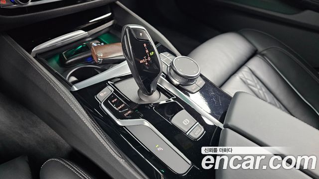 BMW 5-Series 2020 — photo 12