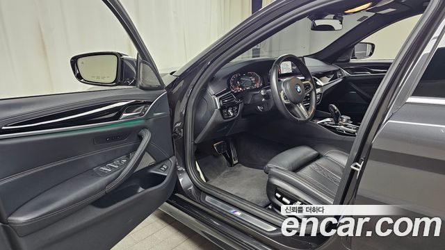BMW 5-Series 2020 — photo 13