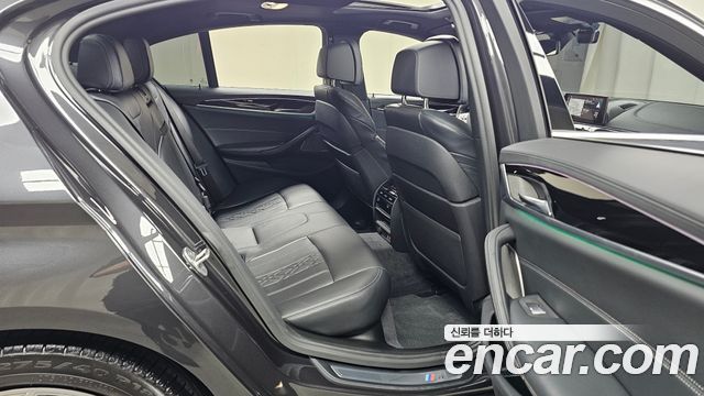 BMW 5-Series 2020 — photo 17