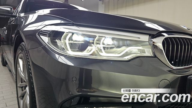 BMW 5-Series 2020 — photo 8
