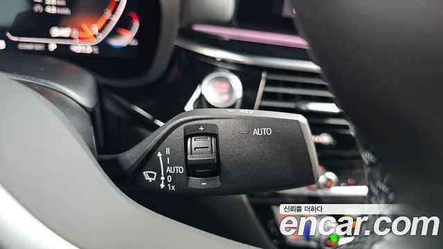 BMW 5-Series 2020 — photo 27