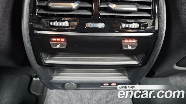 BMW 5-Series 2020 — photo 31
