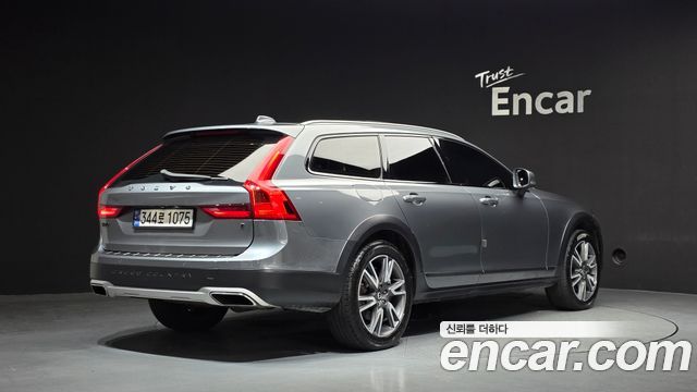Volvo V90 2018 — photo 2