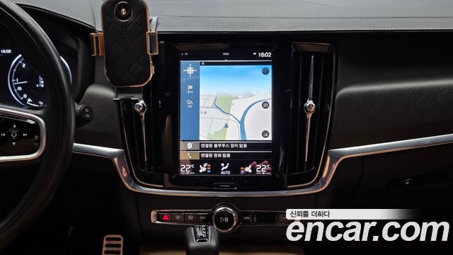 Volvo V90 2018 — photo 12