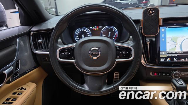 Volvo V90 2018 — photo 13