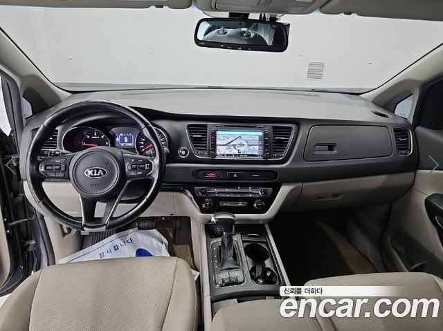 Kia Canival 2018 — photo 7