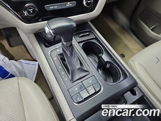Kia Canival 2018 — photo 8