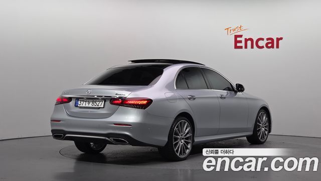 Mercedes-Benz E-Class 2022 — photo 2
