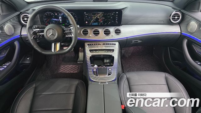 Mercedes-Benz E-Class 2022 — photo 10