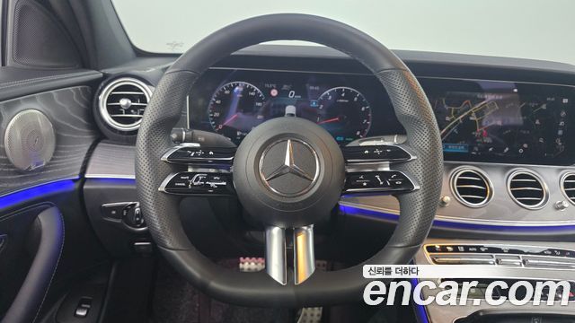 Mercedes-Benz E-Class 2022 — photo 19