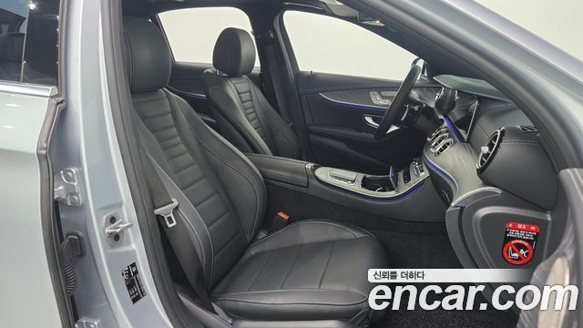 Mercedes-Benz E-Class 2022 — photo 16