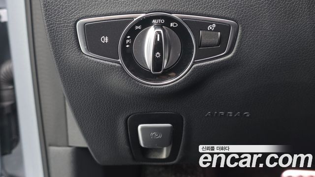 Mercedes-Benz E-Class 2022 — photo 27