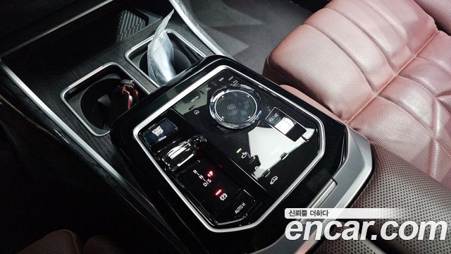 BMW 7-Series 2023 — photo 9
