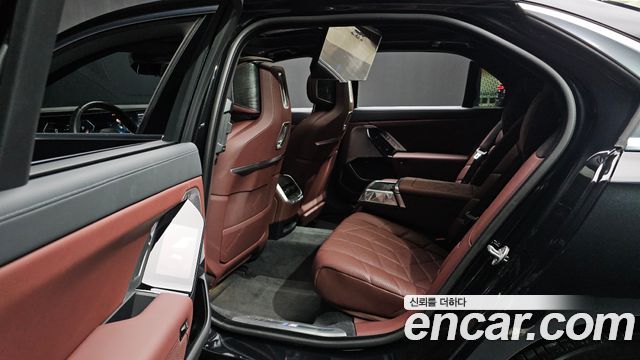 BMW 7-Series 2023 — photo 19