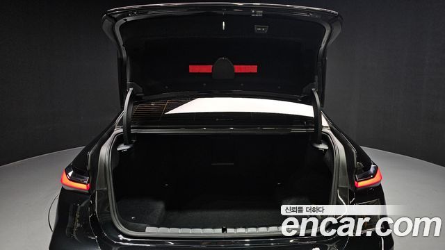 BMW 7-Series 2023 — photo 20