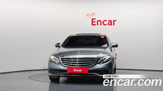 Mercedes-Benz E-Class 2018 — photo 3