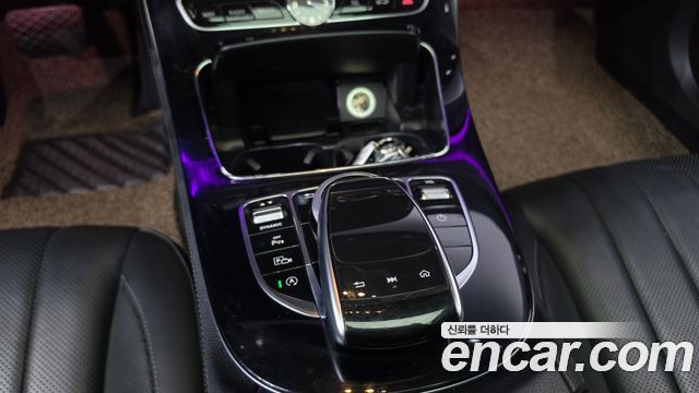 Mercedes-Benz E-Class 2018 — photo 12