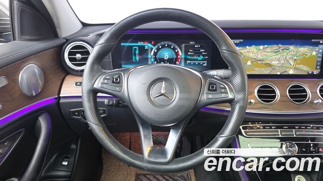 Mercedes-Benz E-Class 2018 — photo 19