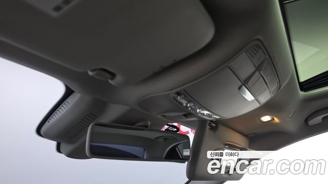 Mercedes-Benz E-Class 2018 — photo 24
