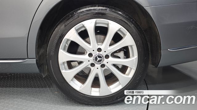 Mercedes-Benz E-Class 2018 — photo 7