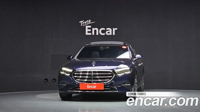 Mercedes-Benz E-Class 2024 — photo 3