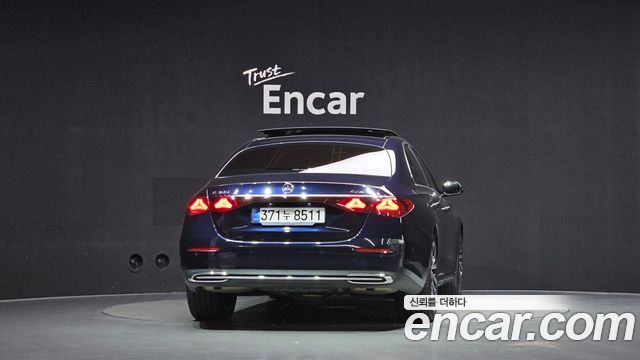 Mercedes-Benz E-Class 2024 — photo 4