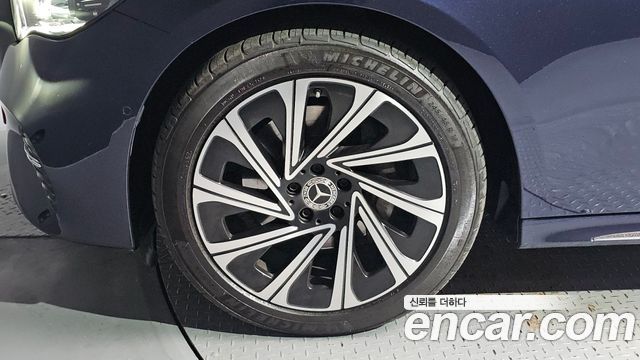 Mercedes-Benz E-Class 2024 — photo 5