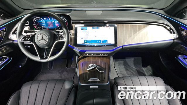 Mercedes-Benz E-Class 2024 — photo 10