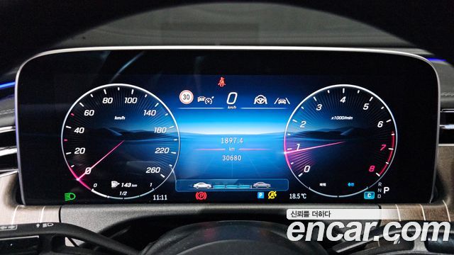 Mercedes-Benz E-Class 2024 — photo 11