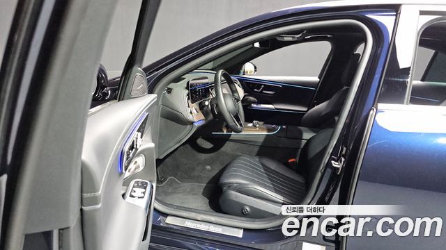 Mercedes-Benz E-Class 2024 — photo 13