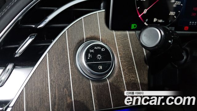 Mercedes-Benz E-Class 2024 — photo 26
