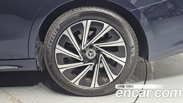 Mercedes-Benz E-Class 2024 — photo 7