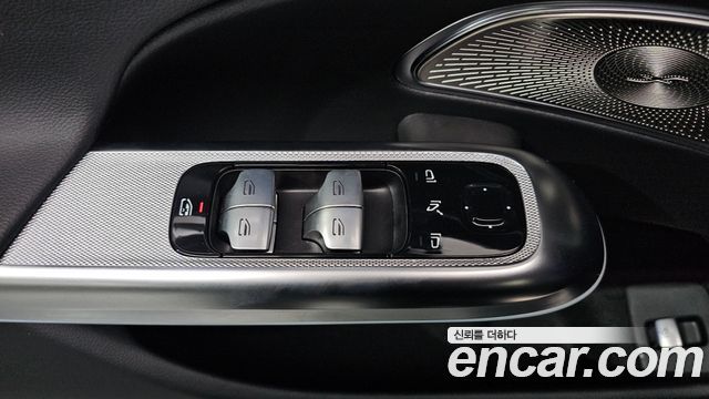 Mercedes-Benz E-Class 2024 — photo 27