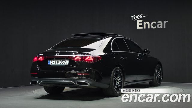 Mercedes-Benz E-Class 2024 — photo 2