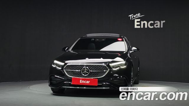 Mercedes-Benz E-Class 2024 — photo 3