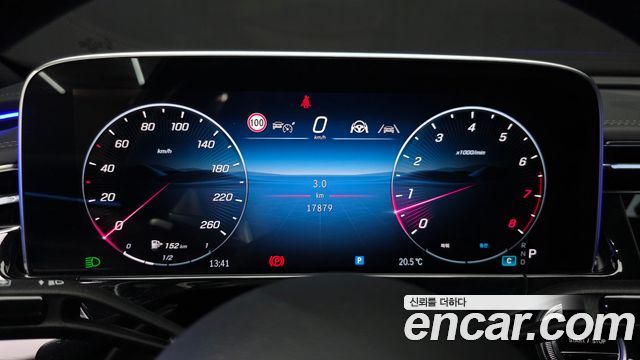 Mercedes-Benz E-Class 2024 — photo 11