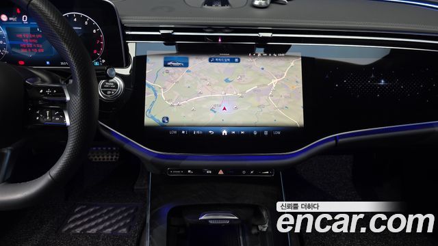 Mercedes-Benz E-Class 2024 — photo 19