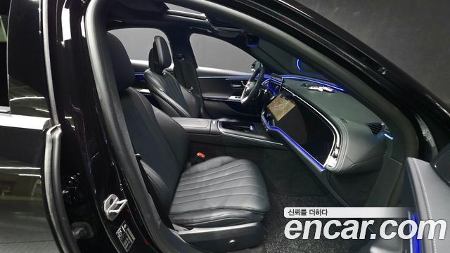 Mercedes-Benz E-Class 2024 — photo 16