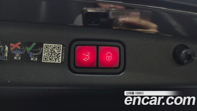 Mercedes-Benz E-Class 2024 — photo 29