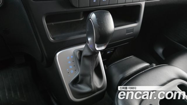Hyundai Staria 2022 — photo 12