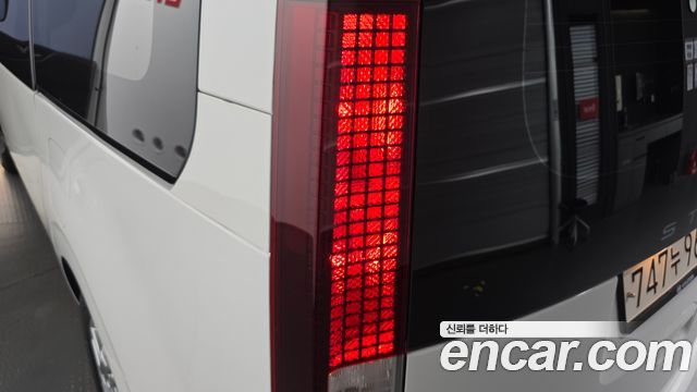 Hyundai Staria 2022 — photo 9