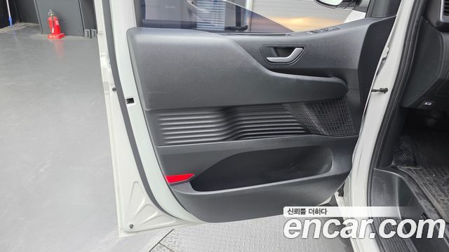 Hyundai Staria 2022 — photo 14