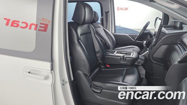 Hyundai Staria 2022 — photo 16