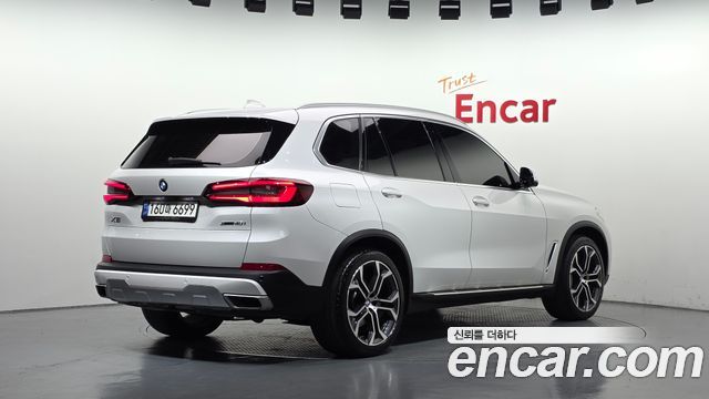 BMW X5 2022 — photo 2